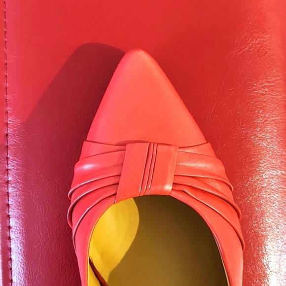 Red leather pump with pleated detail, 2", size 5M, also fit 5.5 from Nine West. - Picture 5 of 5